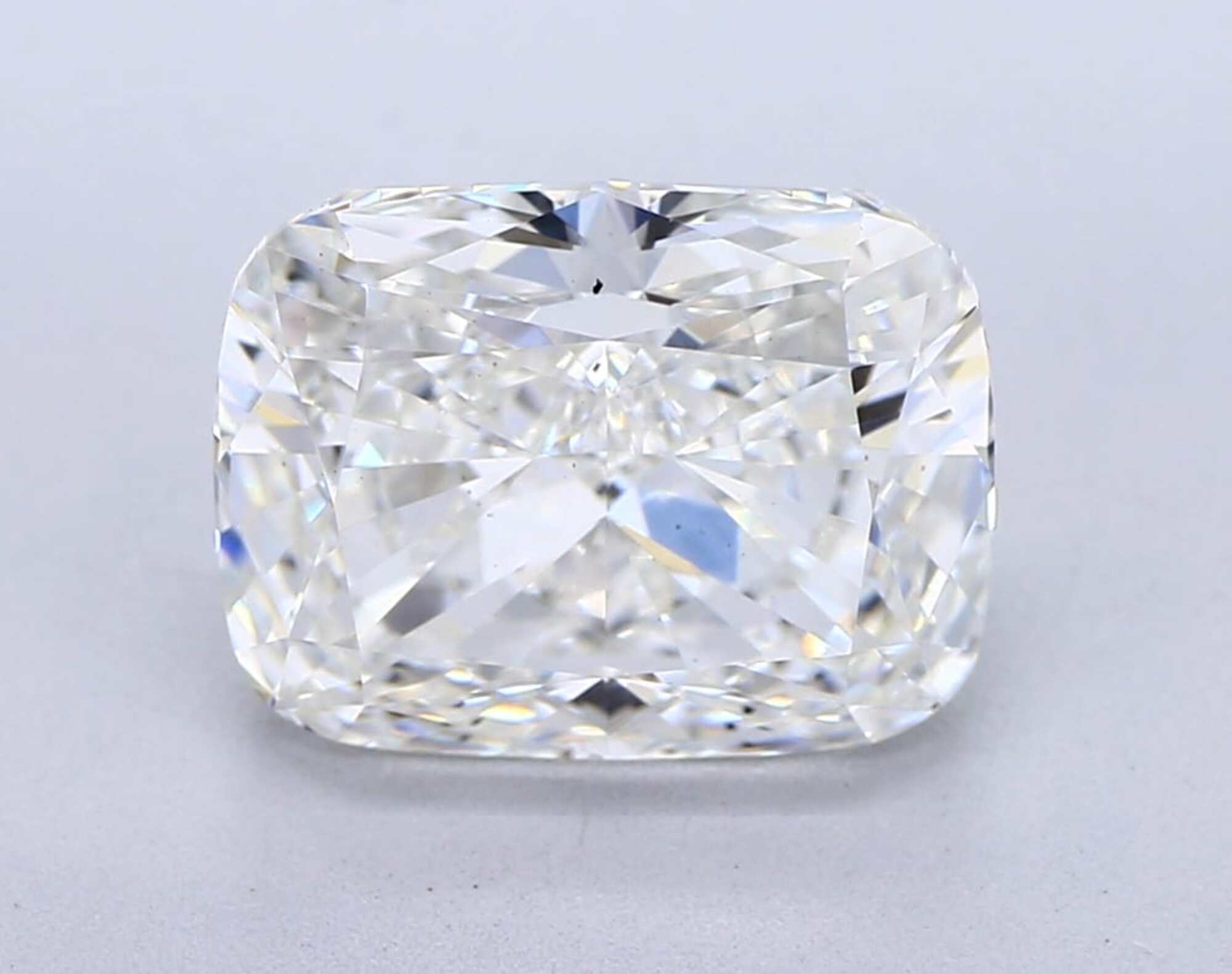 Diamante talla cojín F VS2 de 2,61 ct 