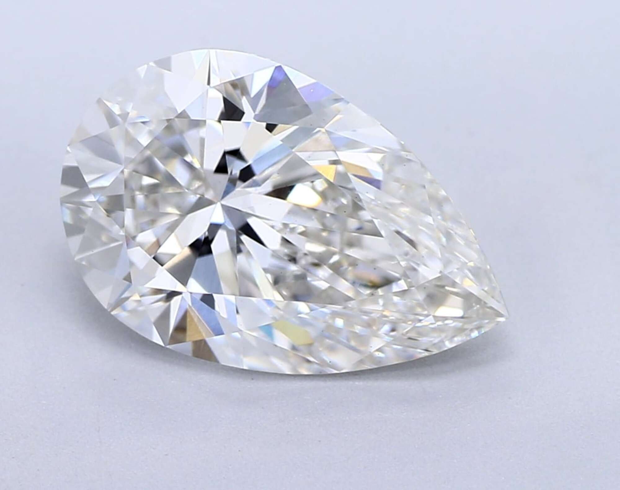 Diamante talla pera de 2,15 ct F VS1 