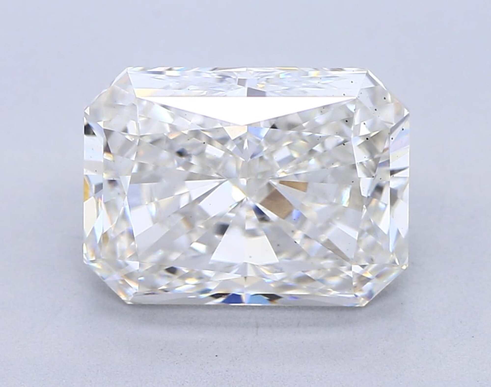 2.78 ct G VS2 Radiant cut Diamond