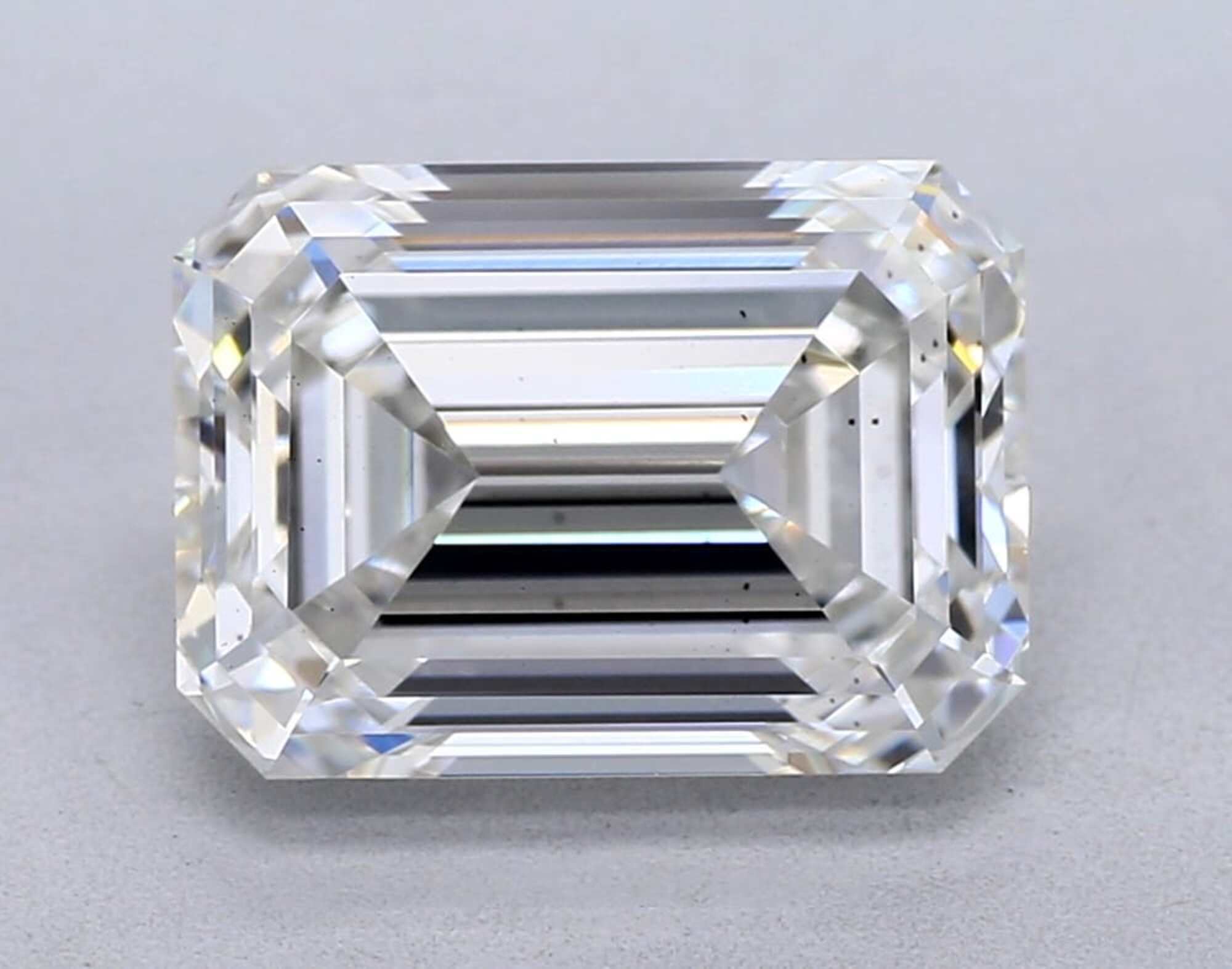 2.31 ct F VS2 Emerald cut Diamond