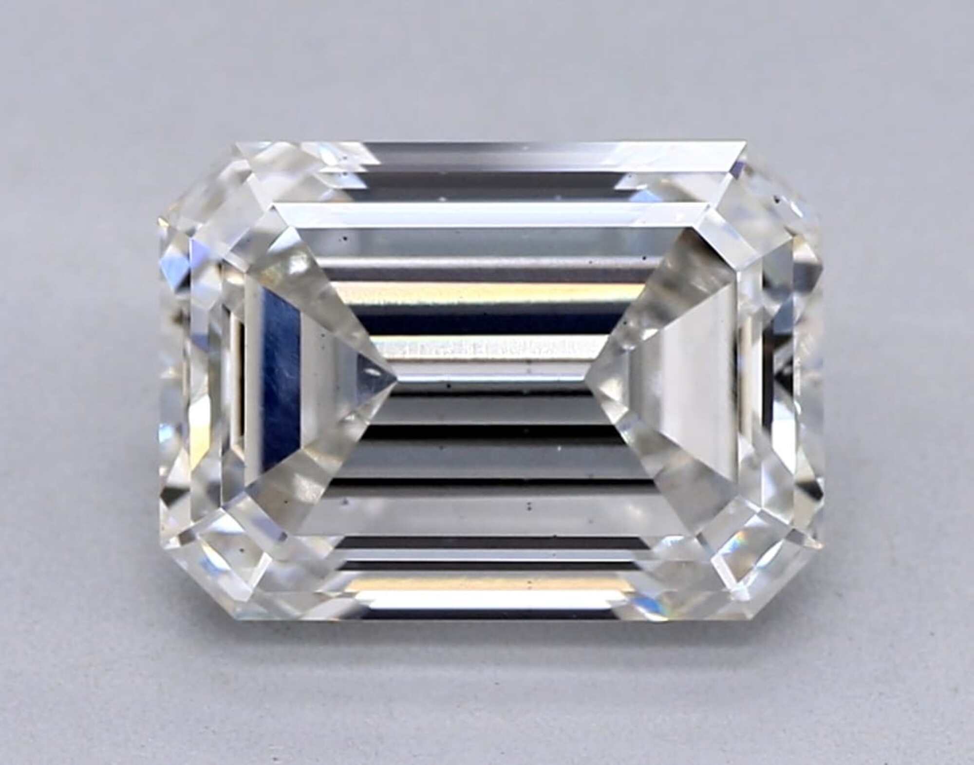 2.03 ct G VS2 Emerald cut Diamond