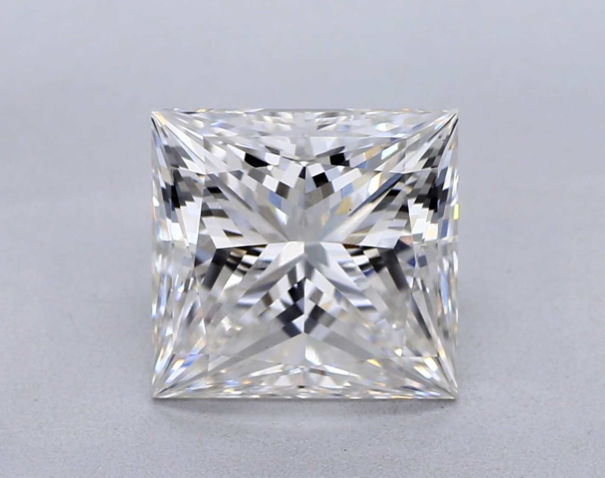 Diamante talla princesa G VS1 de 2,35 ct 