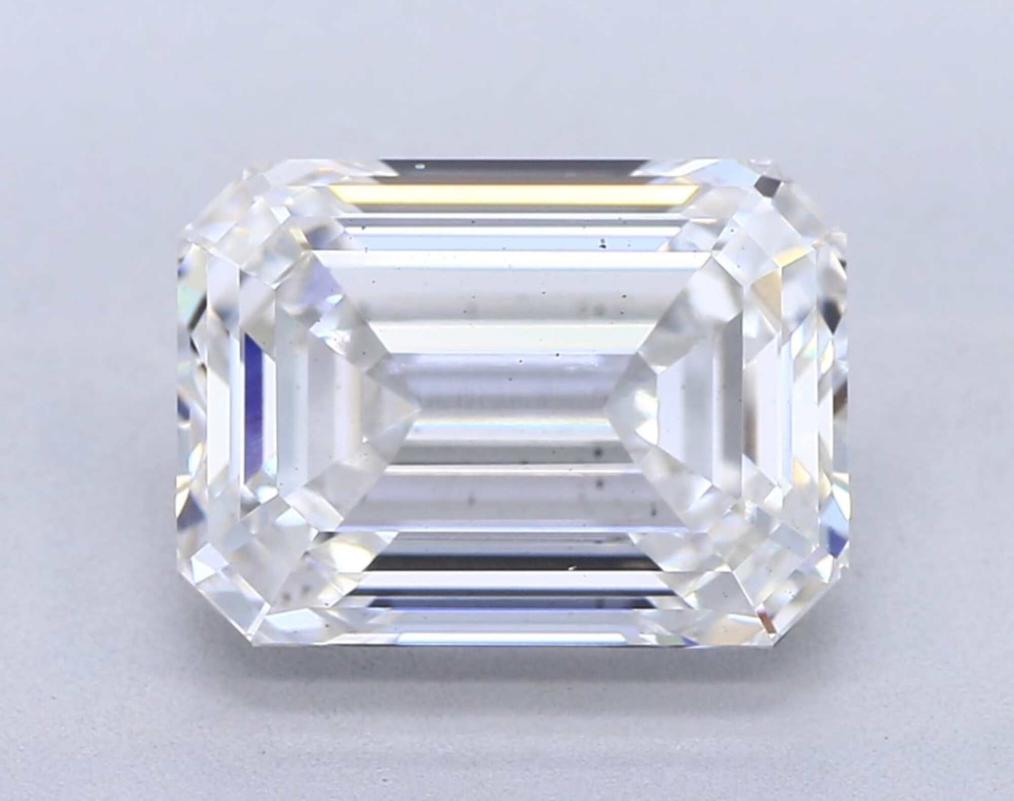 3.01 ct G VS2 Emerald cut Diamond