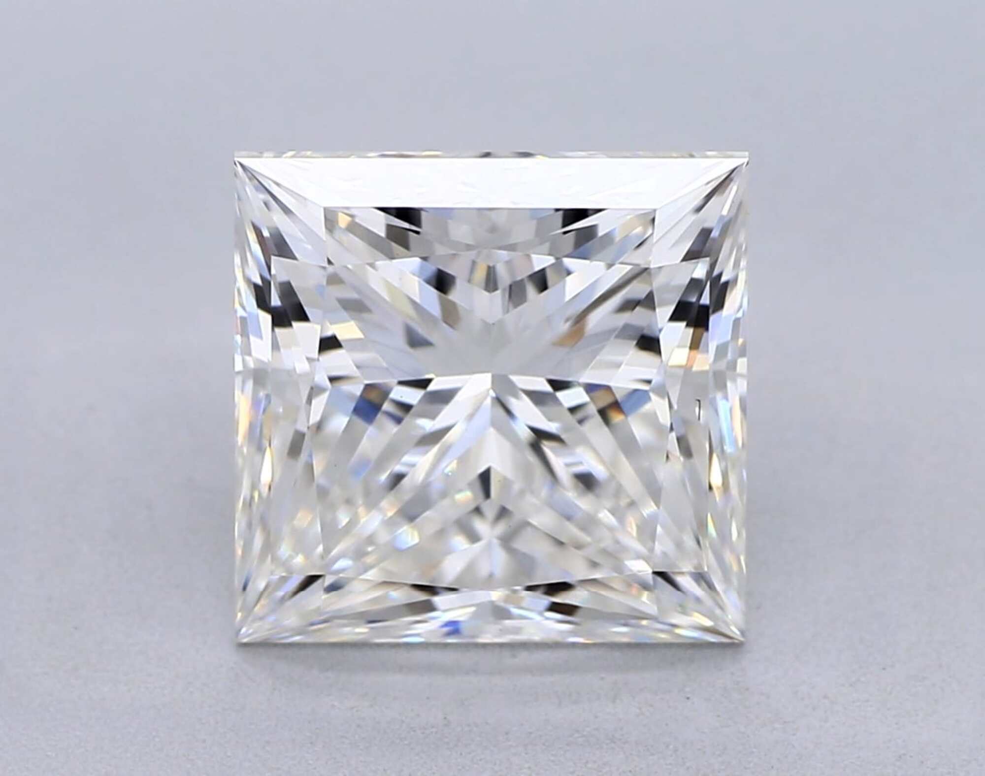 3.28 ct F VS1 Princess cut Diamond