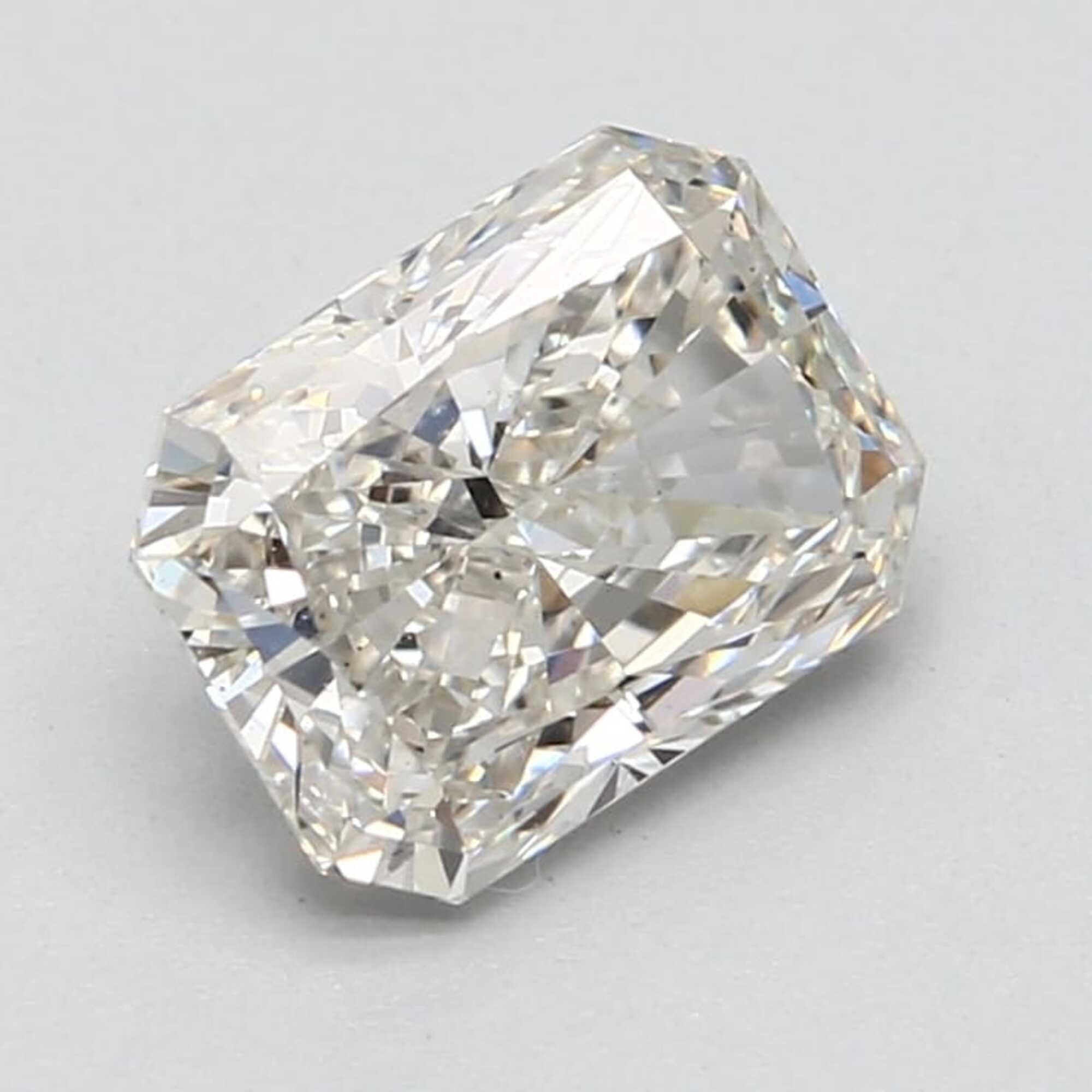 2.20 ct G VS2 Radiant cut Diamond