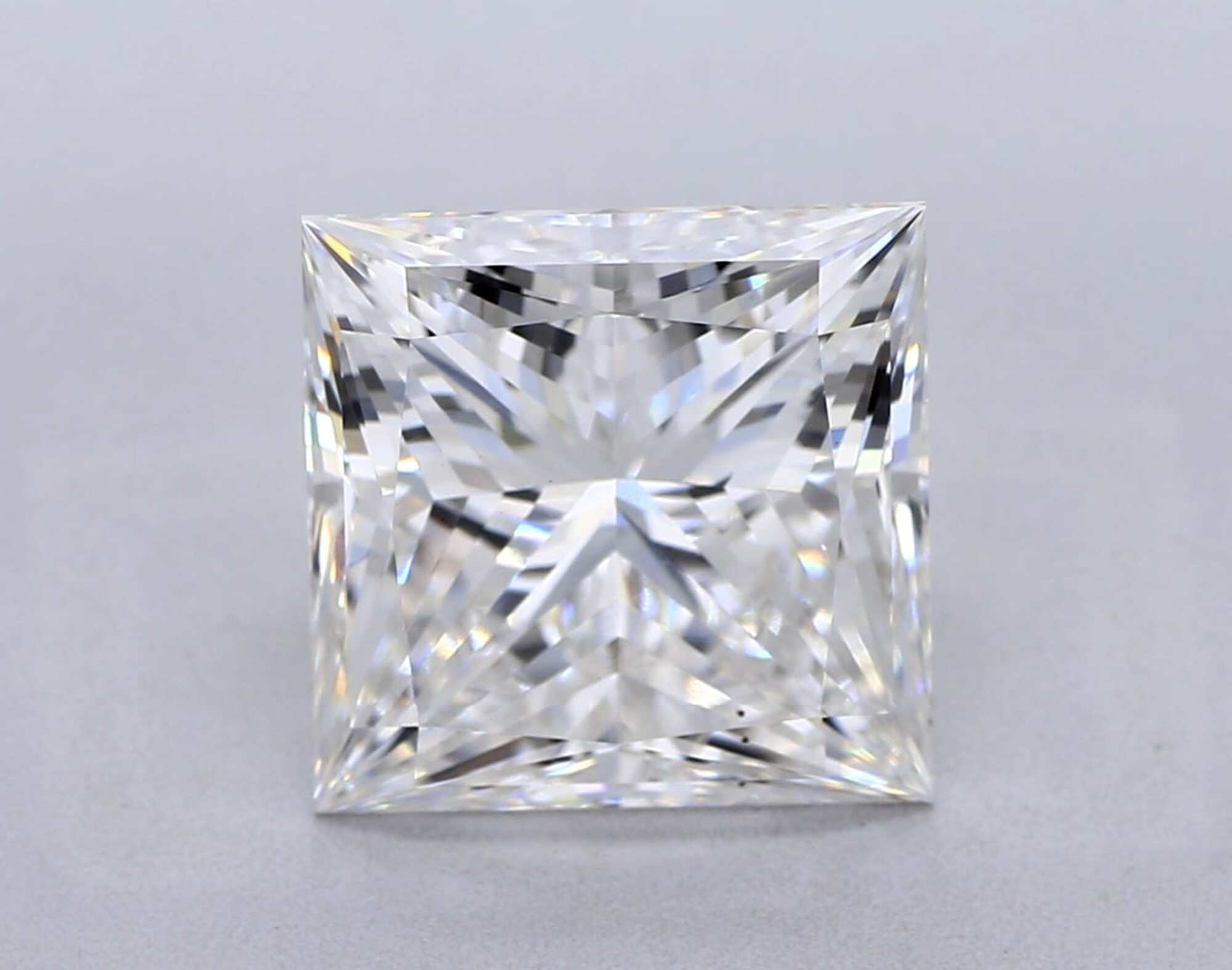 3.29 ct F VS2 Princess cut Diamond