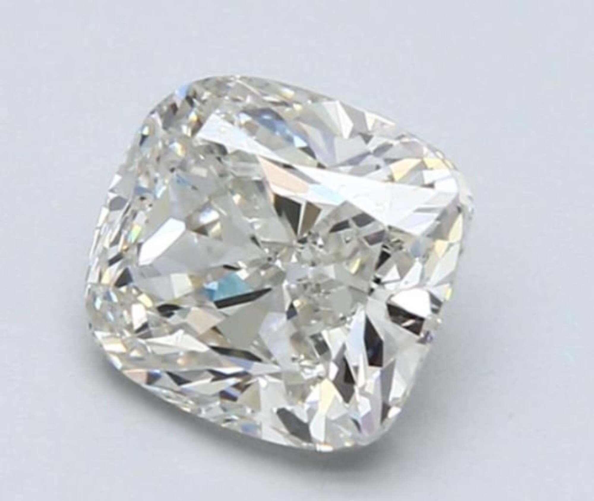 Diamante de talla cojín H VS1 de 2,02 ct 