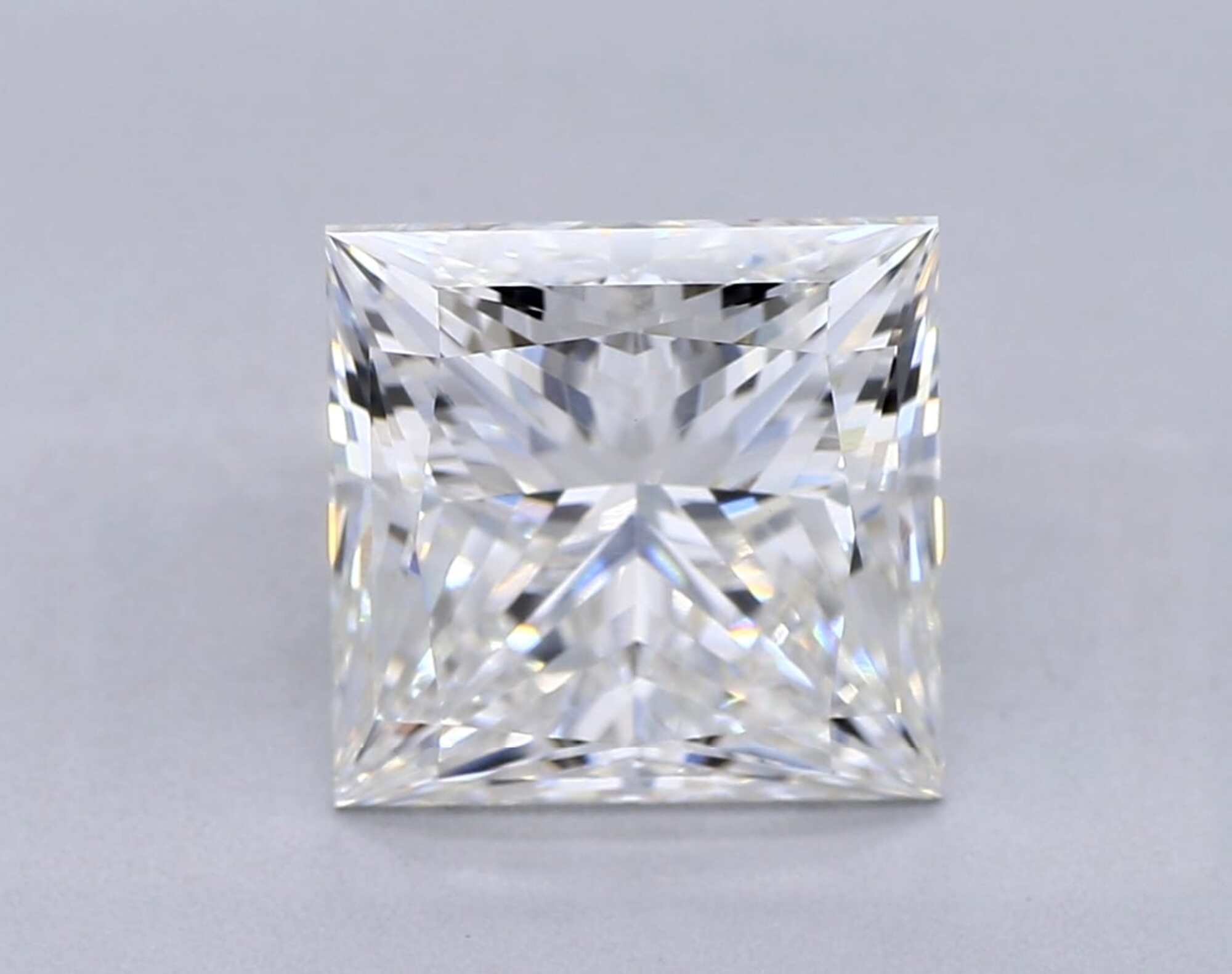 2.74 ct G VS2 Princess cut Diamond