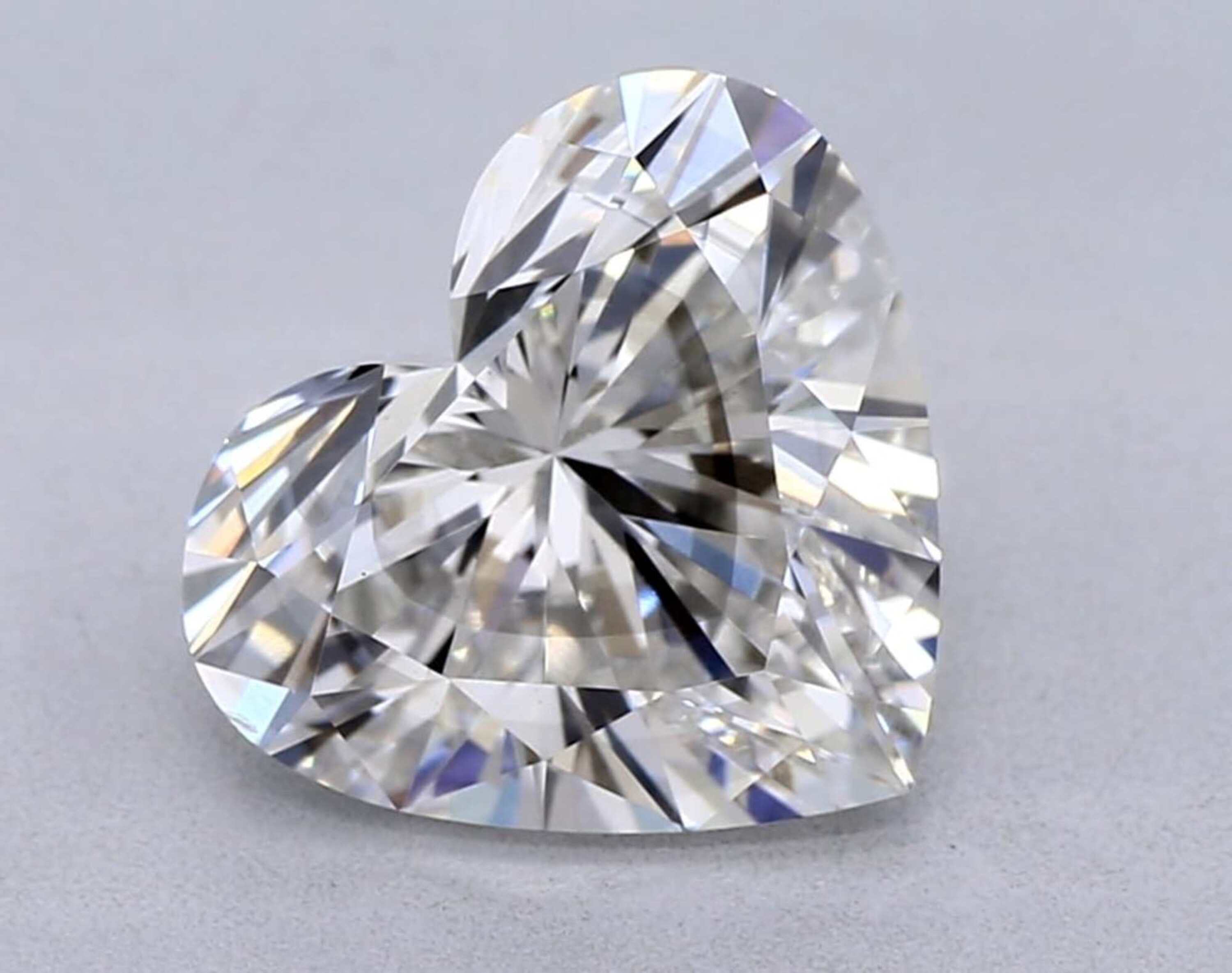 Diamante talla corazón G VS1 de 1,76 ct 