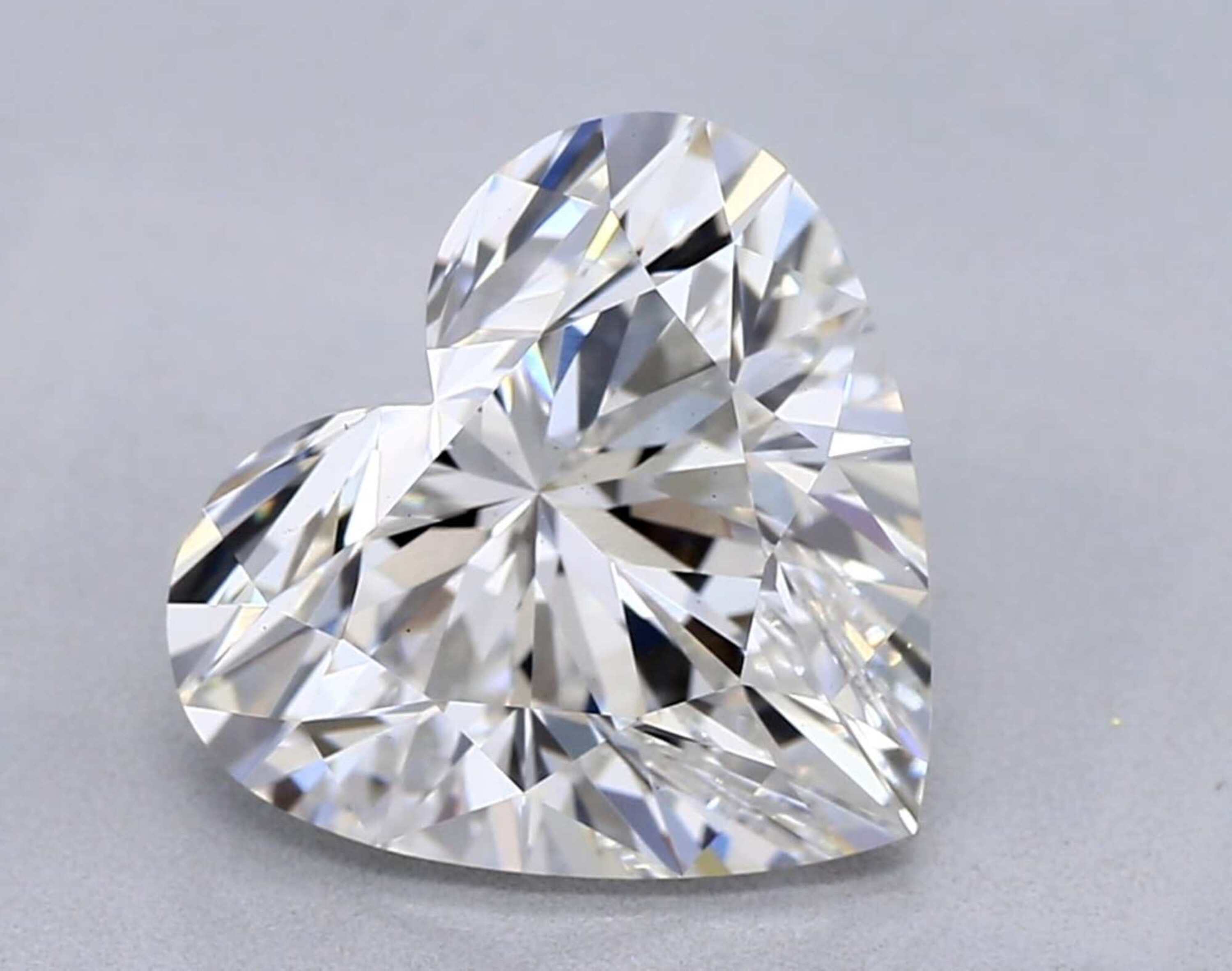 Diamante talla corazón G VS1 de 2,44 ct 